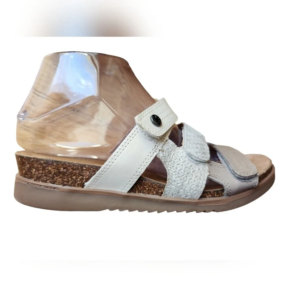 Cobb Hill Women's Sandals Adjustable Strap Comfort‎ Cork Footbed